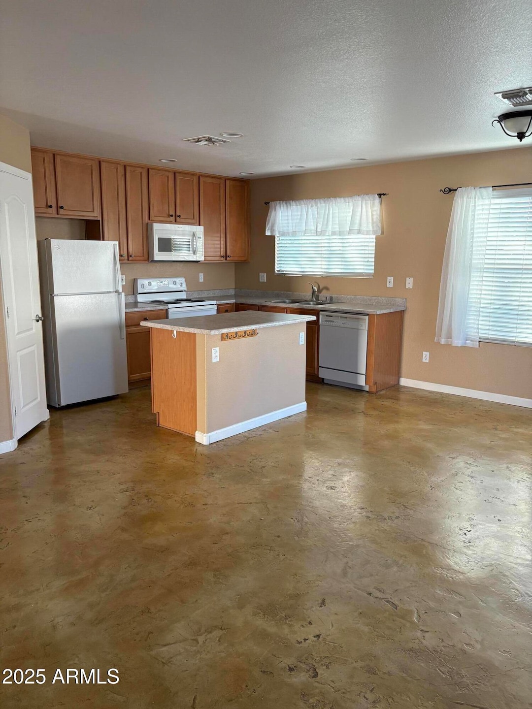 2401 E Peach Tree Dr, Chandler, AZ 85249 - photo 1