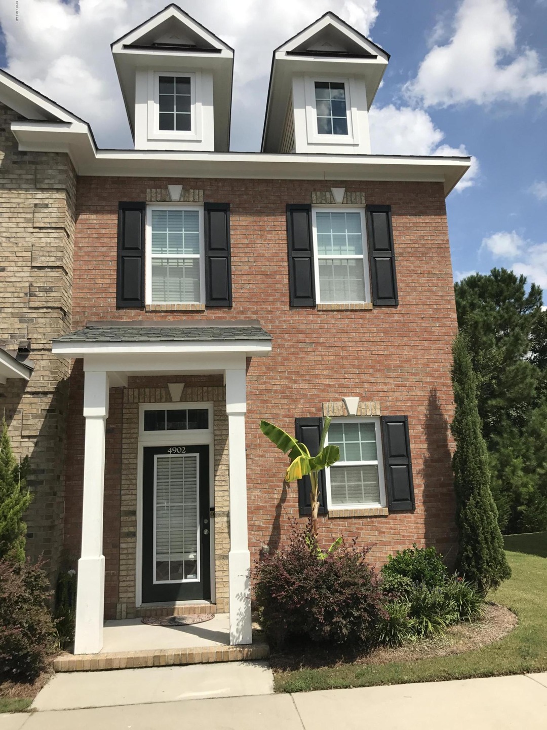 4902 Exton