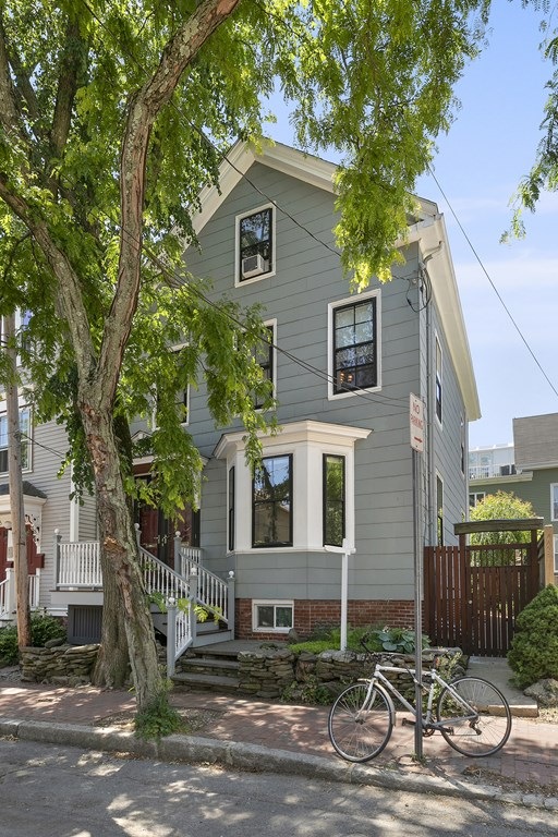 610 Franklin St, Cambridge, MA 02139 - photo 1