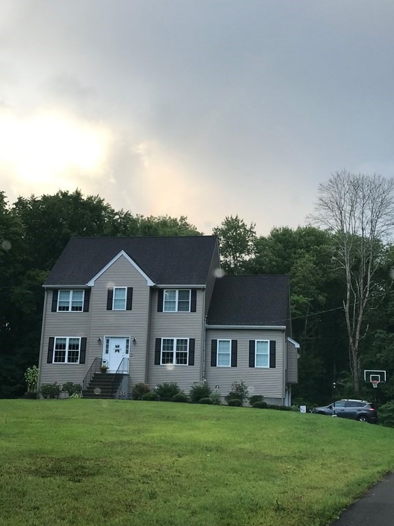 1041 S Main St, Bellingham, MA 02019 - photo 1