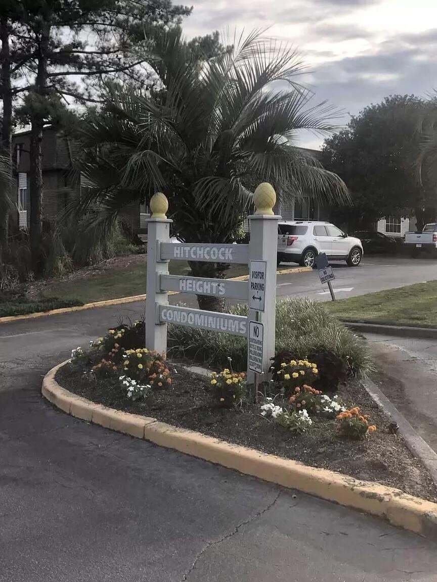 Hitchcock Heights sign