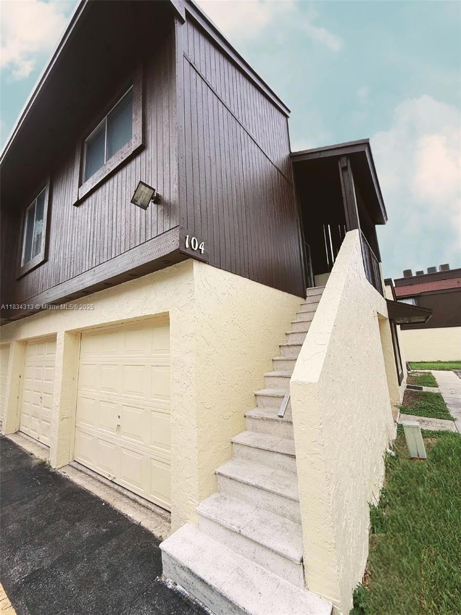 For Sale $215,000 • Co-Listing Agent