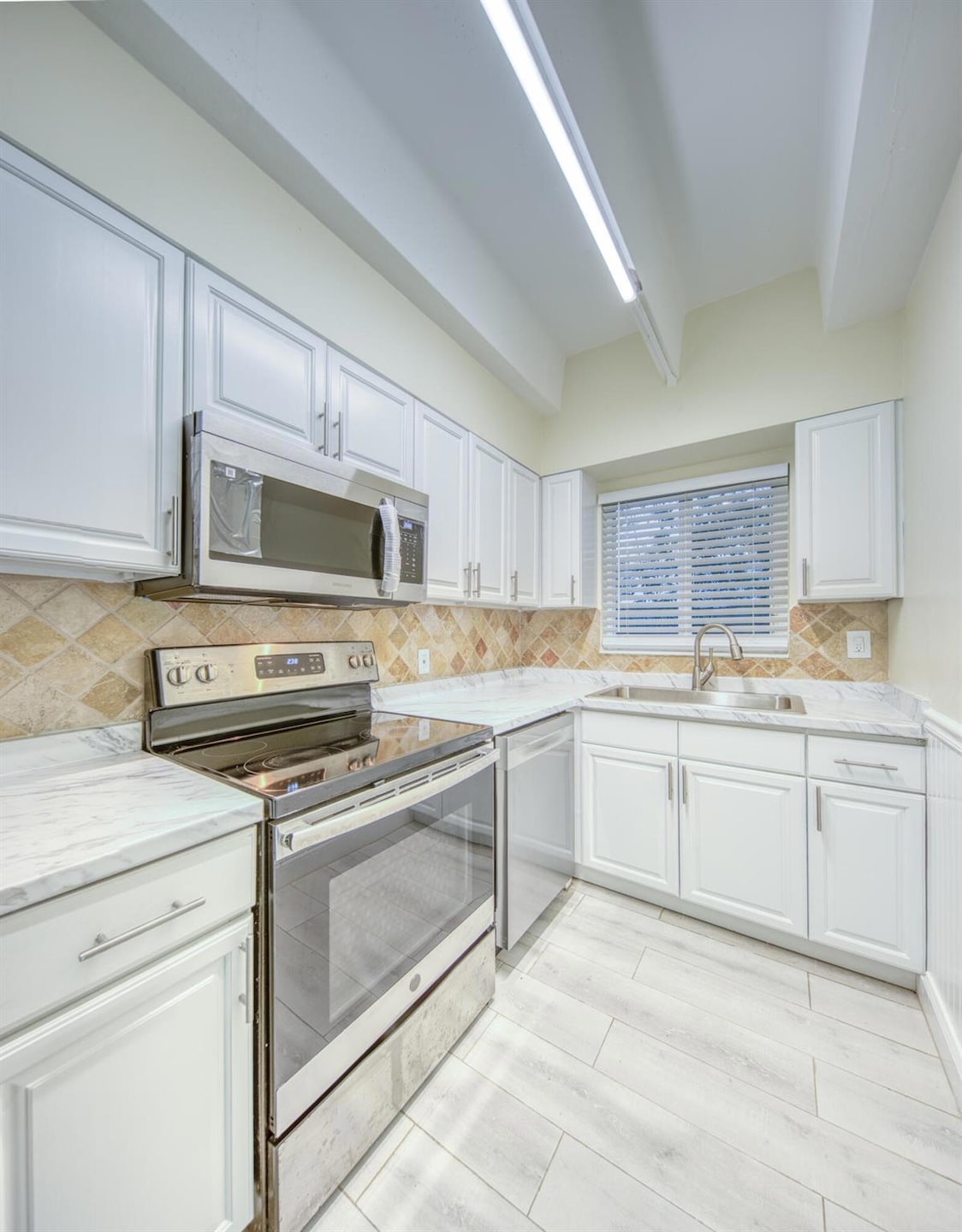 For Rent $1,400/month