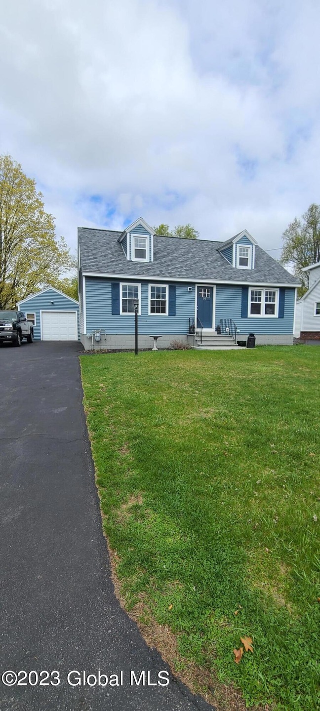 96 Mcnutt Ave, Albany, NY 12205 - photo 1