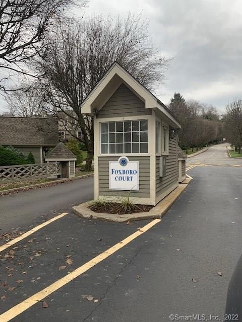 601 Foxboro Dr, Norwalk, CT 06851 - photo 1