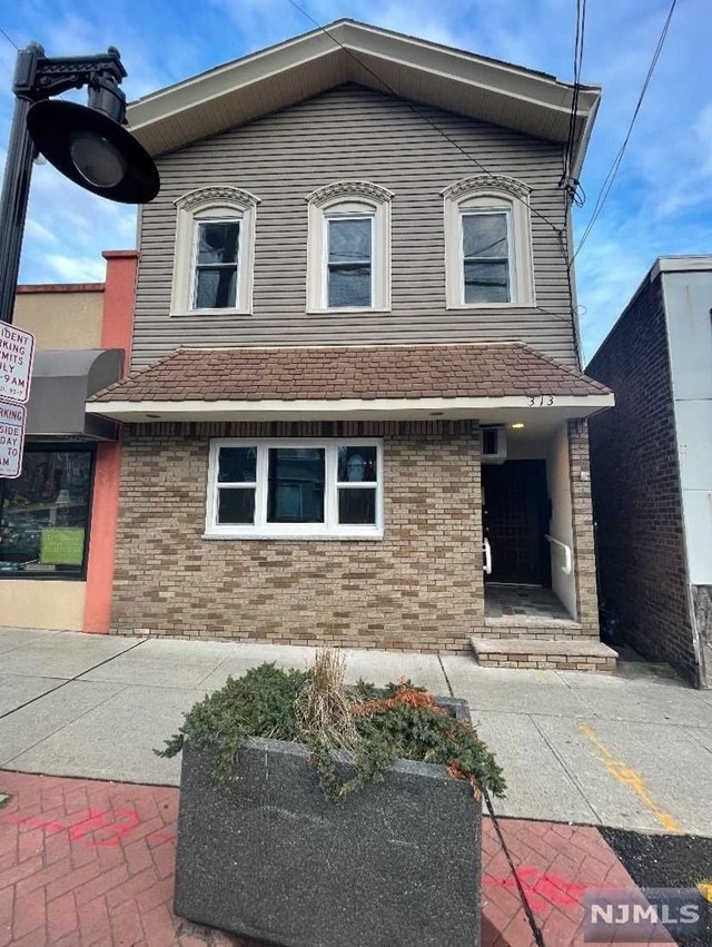 313 Hackensack St unit 2, Carlstadt, NJ 07072 - photo 1