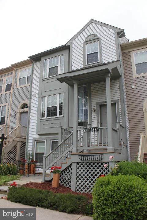 8304 Linden Oaks Ct, Lorton, VA 22079 - photo 1