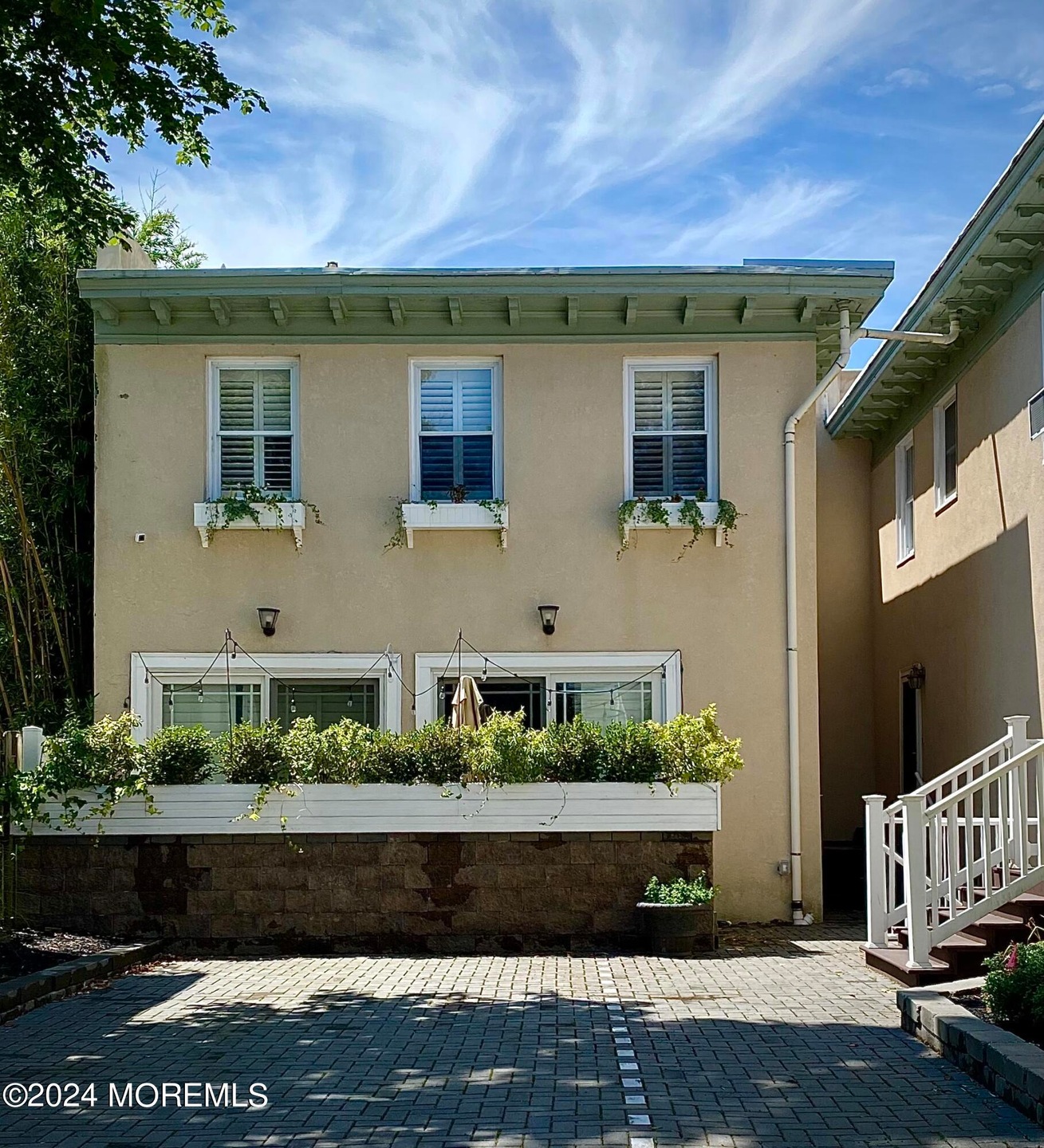 1211 Grand Avenue