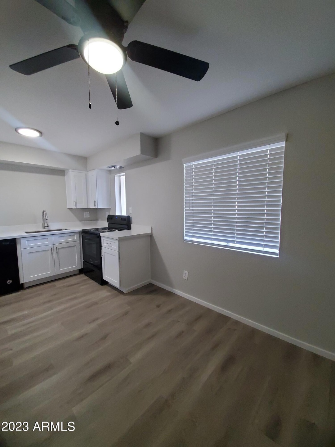 407 N Williams unit 3, Mesa, AZ 85203 - photo 1