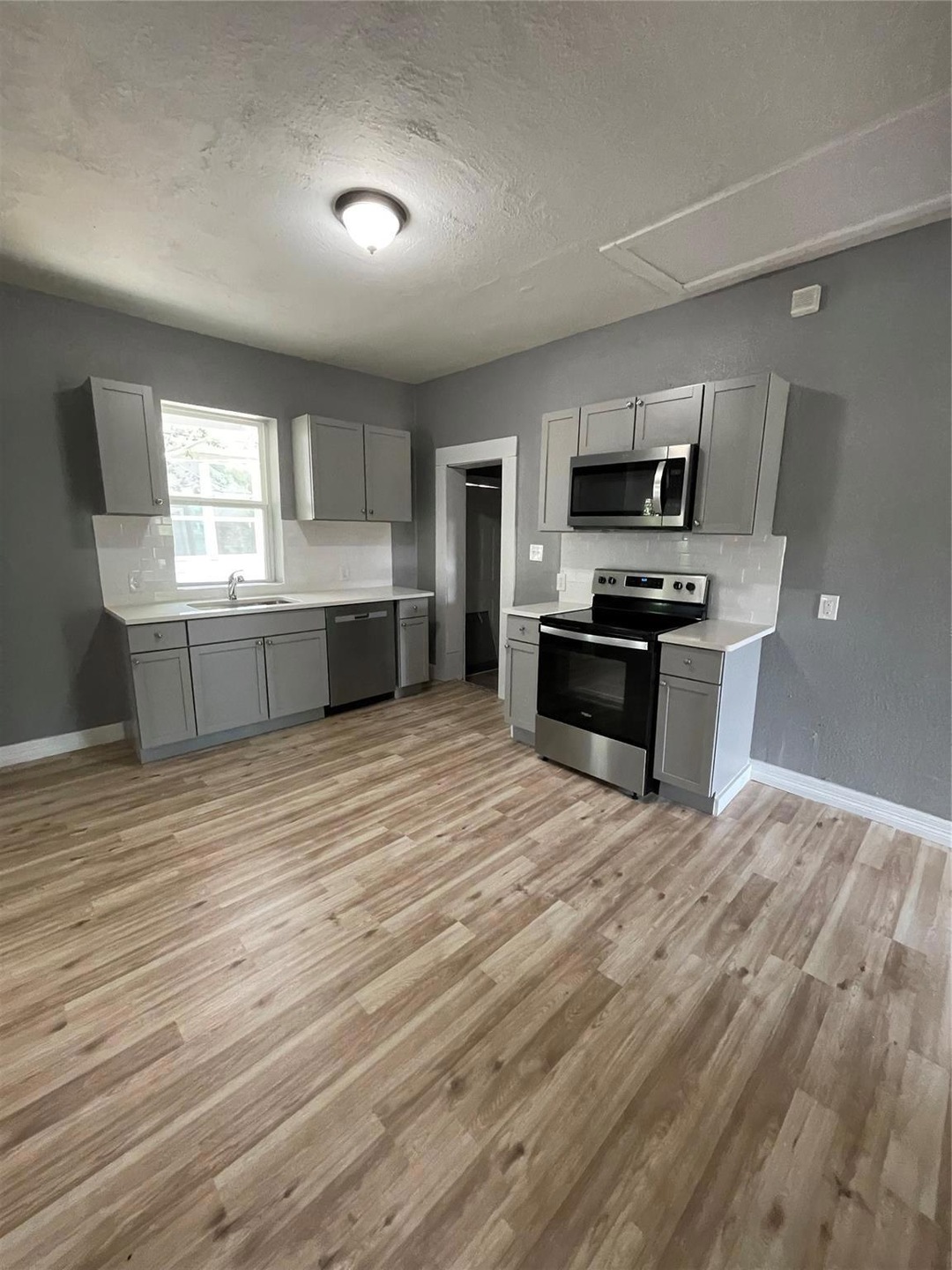 815 N Travis St, Sherman, TX 75090 - photo 1