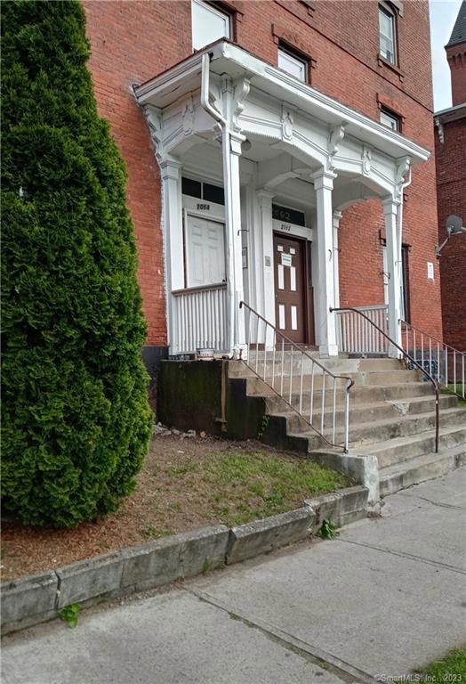 2062 Main St unit 2, Hartford, CT 06120 - photo 1