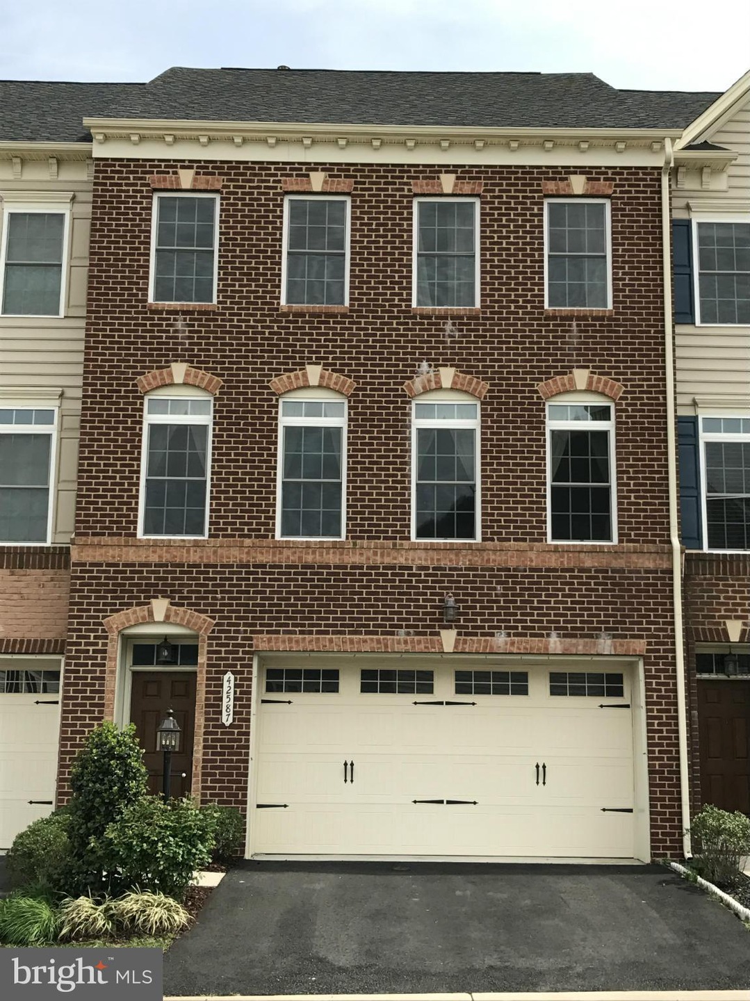 42587 Offenham Terrace, Chantilly, VA 20152 - photo 1