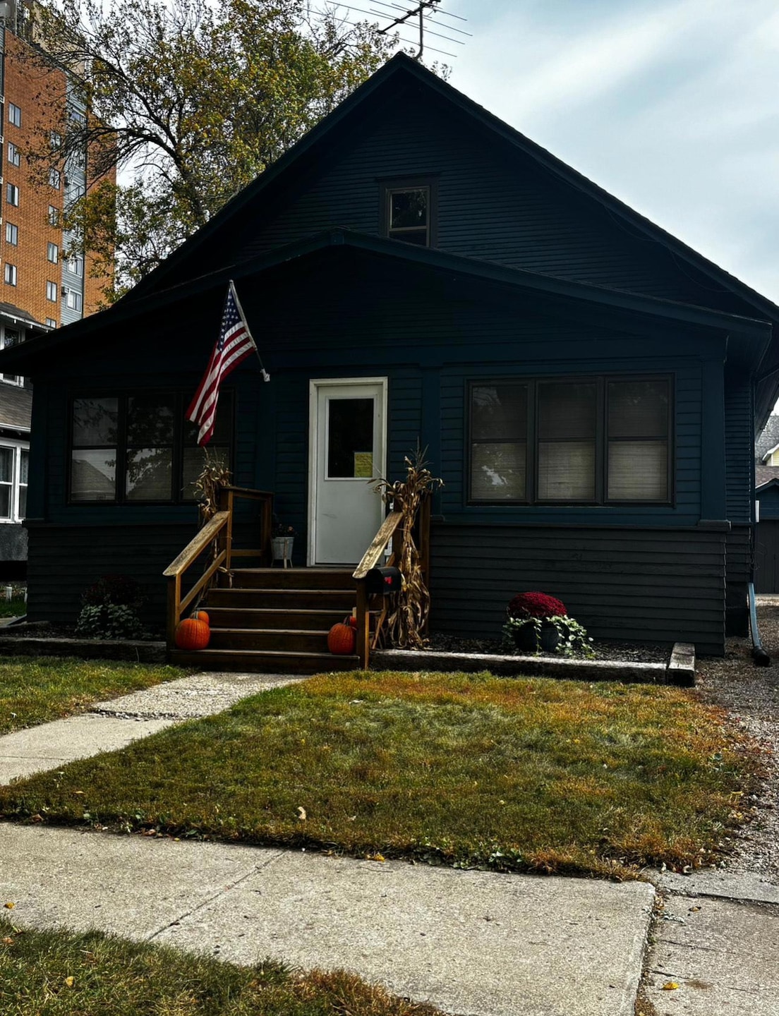 219 3rd Ave SW, Pipestone, MN 56164 - photo 1