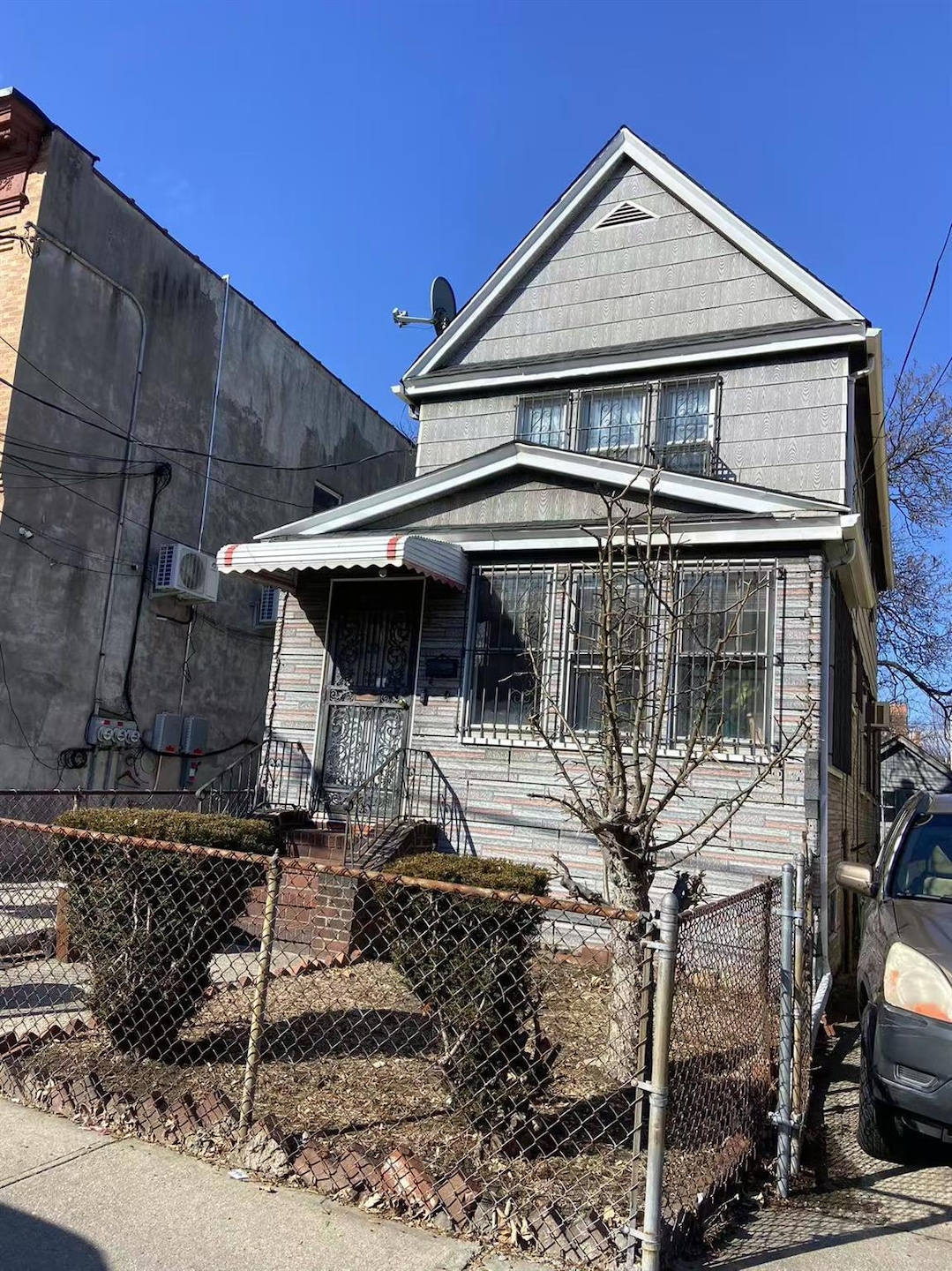 8621 59th Ave, Elmhurst, NY 11373 - photo 1