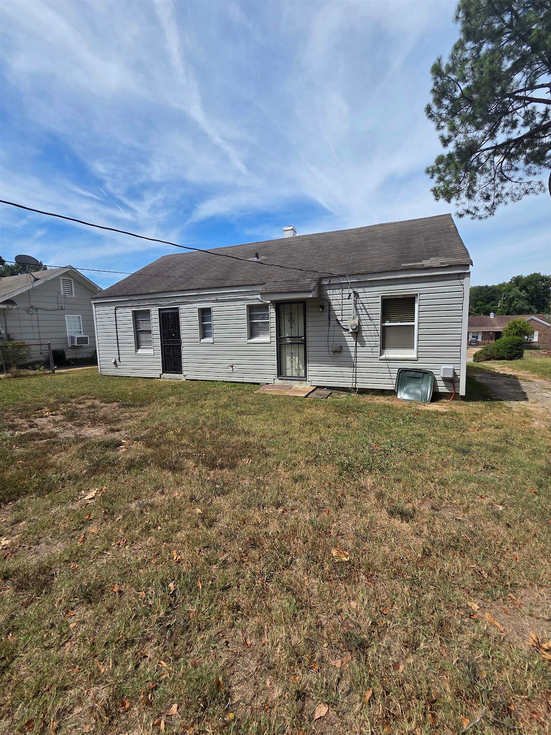 3166 Winslow Rd, Memphis, TN 38109 - photo 1