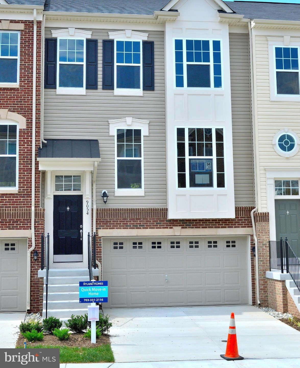 9054 Isabel Ln, Manassas Park, VA 20111 - photo 1
