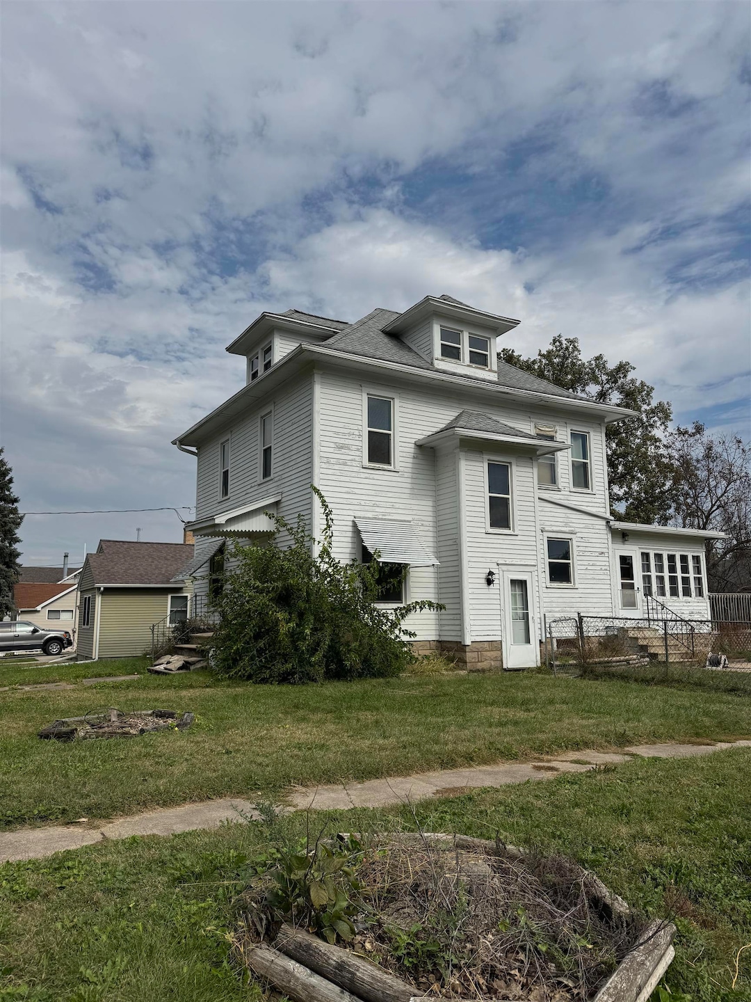 618 State St, Dysart, IA 52224 - photo 1