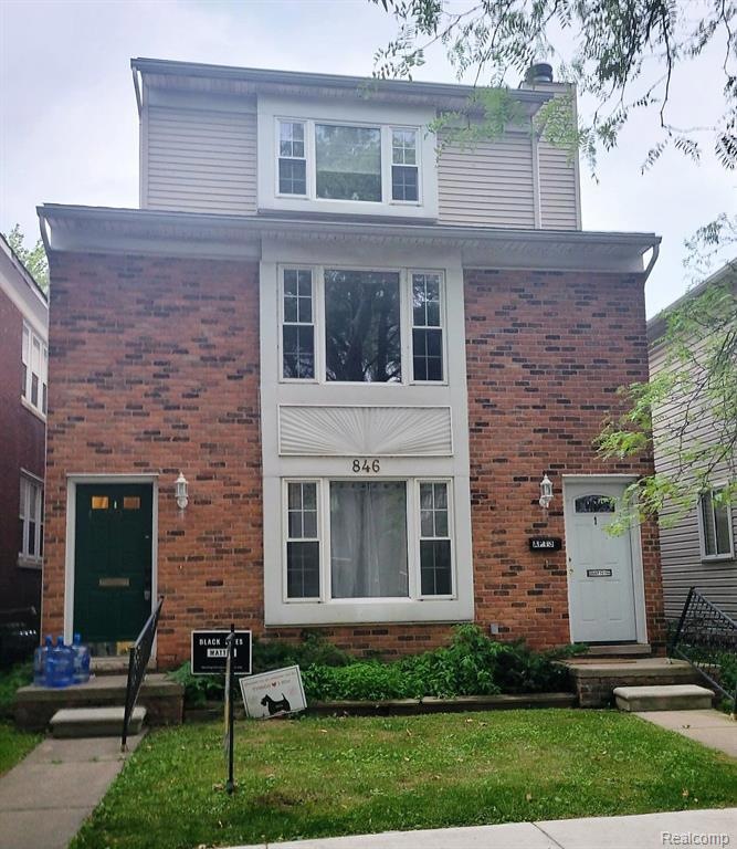 846 Beaconsfield Ave unit 2, Grosse Pointe Park, MI 48230 - photo 1