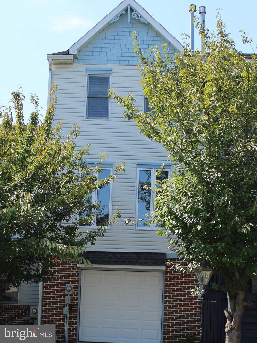 605 Knightsbridge Dr, Hagerstown, MD 21740 - photo 1