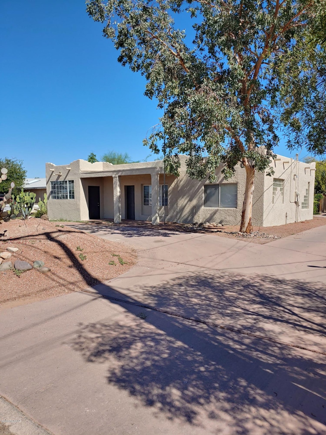 913 E Graybill Dr, Tucson, AZ 85719 - photo 1