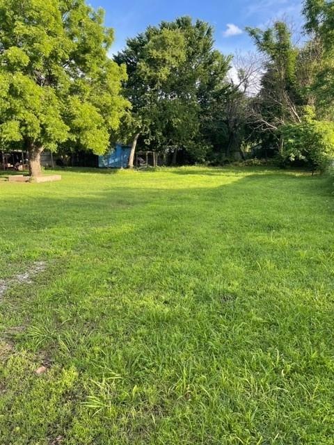 422 Martin Luther King St, Denison, TX 75020 - photo 1