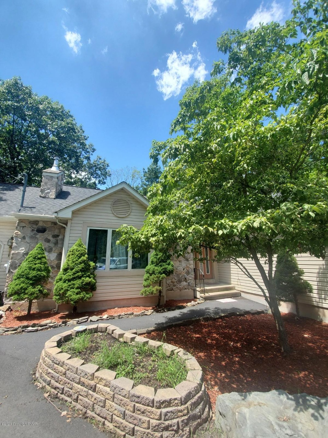 281 Somerset Dr, East Stroudsburg, PA 18301 - photo 1