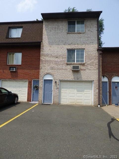 895 Hamilton Ave unit 10, Waterbury, CT 06706 - photo 1