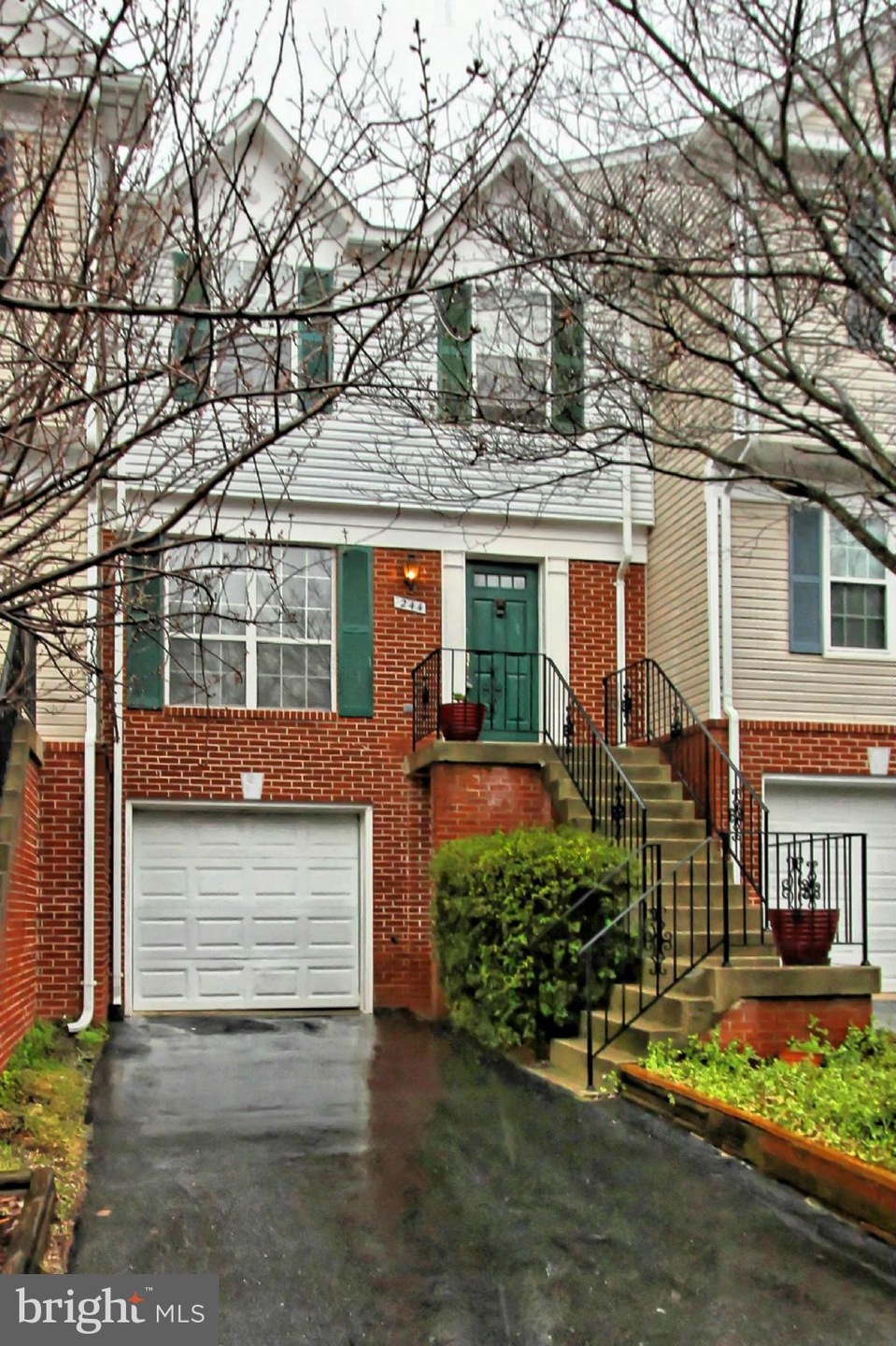 244 Finchingfield Ct, Sterling, VA 20165 - photo 1