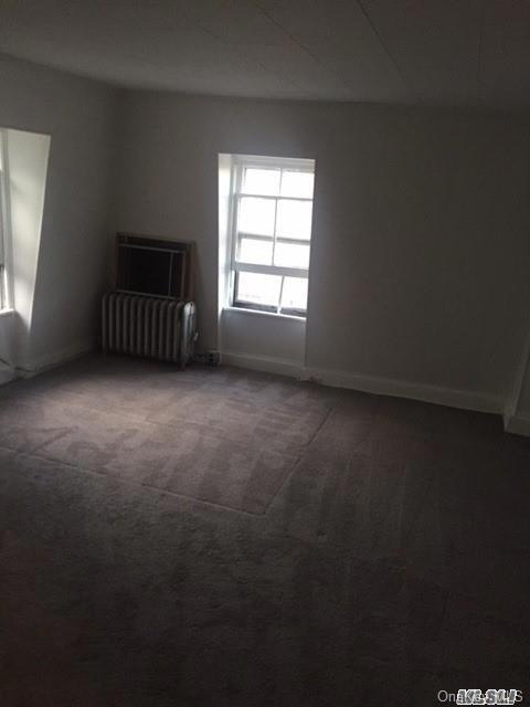 262-10 Hook Creek Blvd, Rosedale, NY 11422 - photo 1