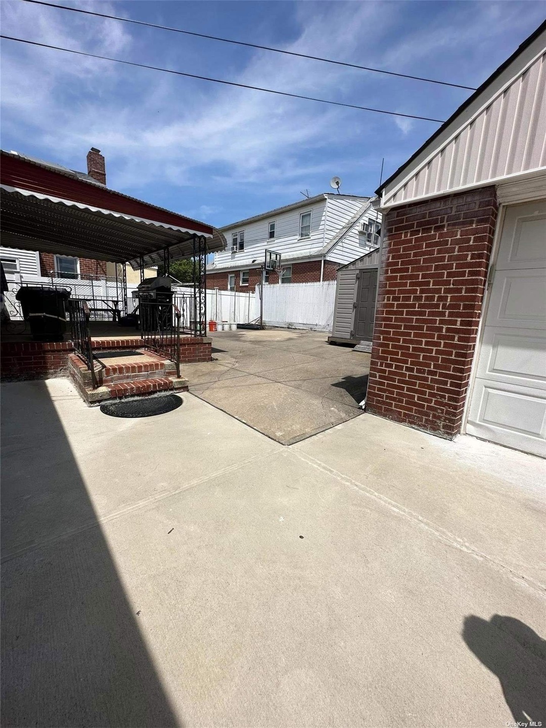 83-07 257th St, Glen Oaks, NY 11004 - photo 1