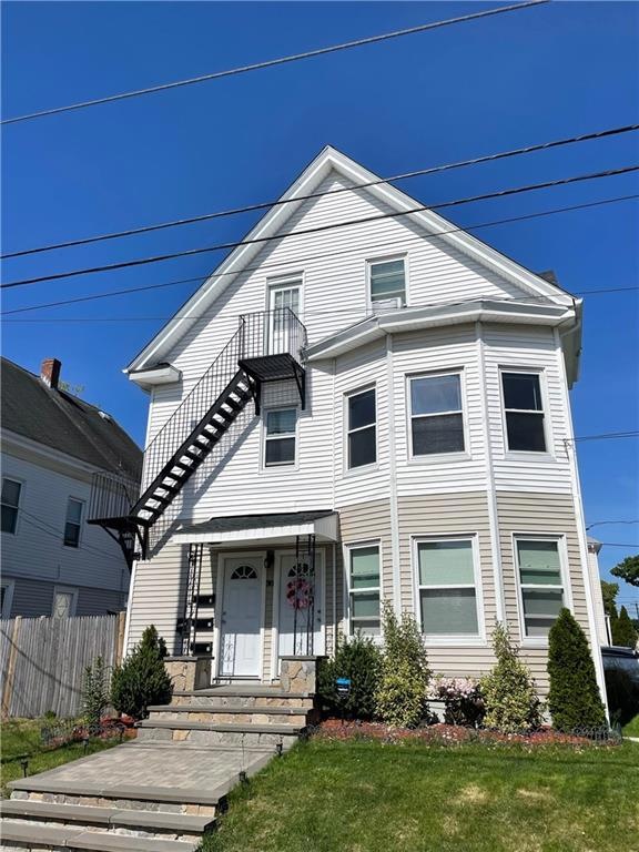 30 Tweed St unit 2, Pawtucket, RI 02861 - photo 1