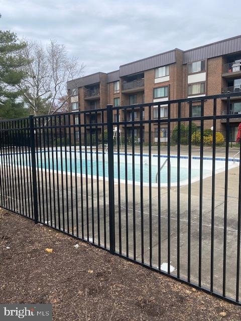 124 Roberts Ln unit 300, Alexandria, VA 22314 - photo 1