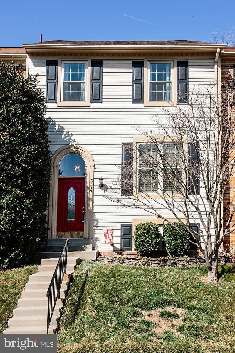 3317 Stone Heather Ct, Herndon, VA 20171 - photo 1