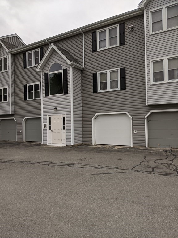 64 Tennis Plaza Rd unit 5, Dracut, MA 01826 - photo 1