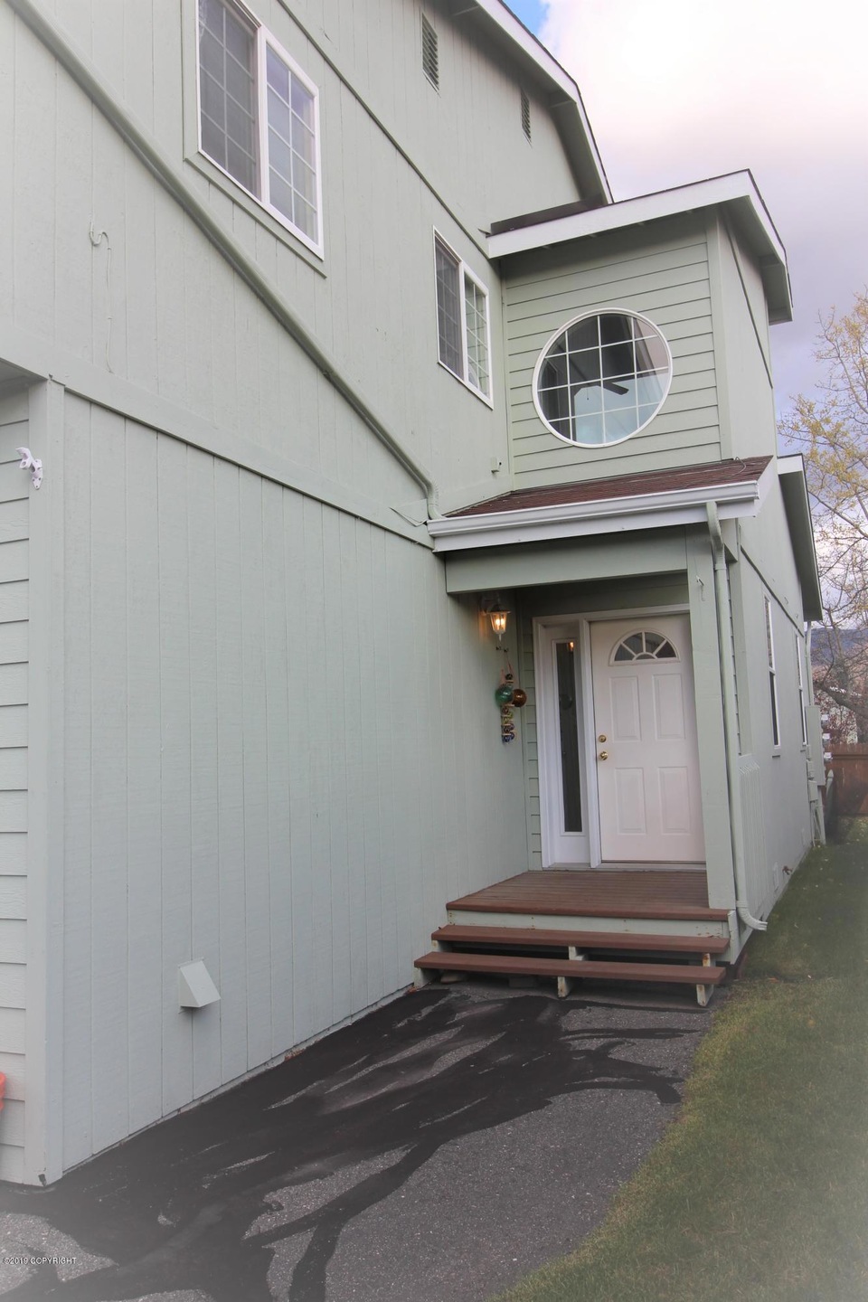 End Unit with Privacy