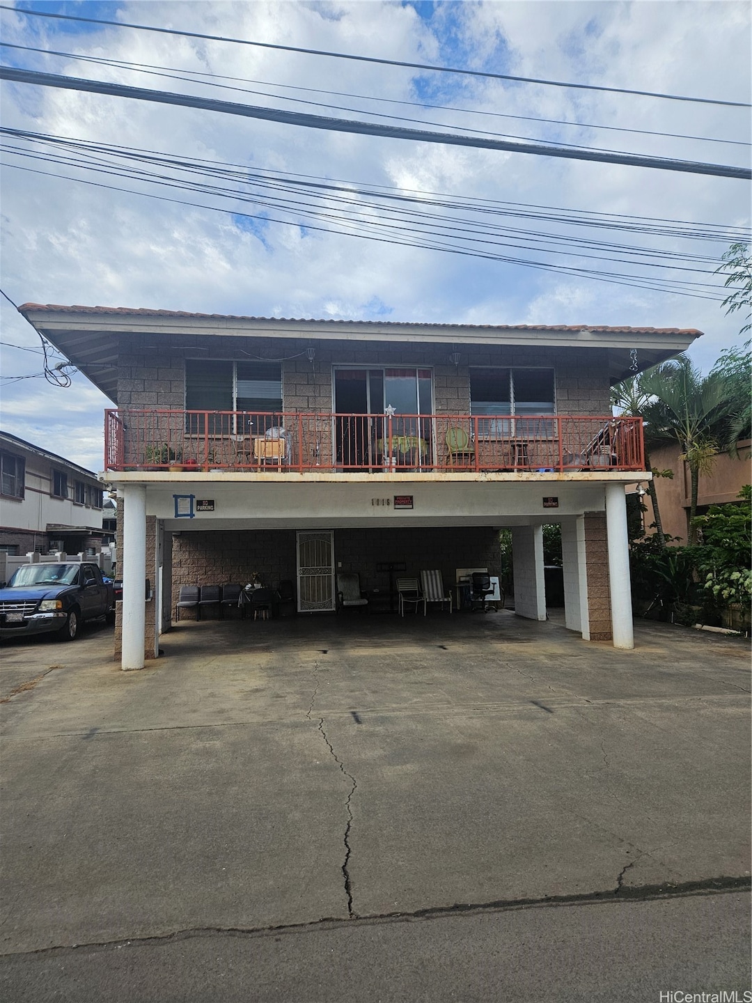 1915 Kahanu St, Honolulu, HI 96819 - photo 1