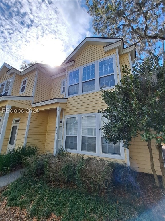 Sold $318,018