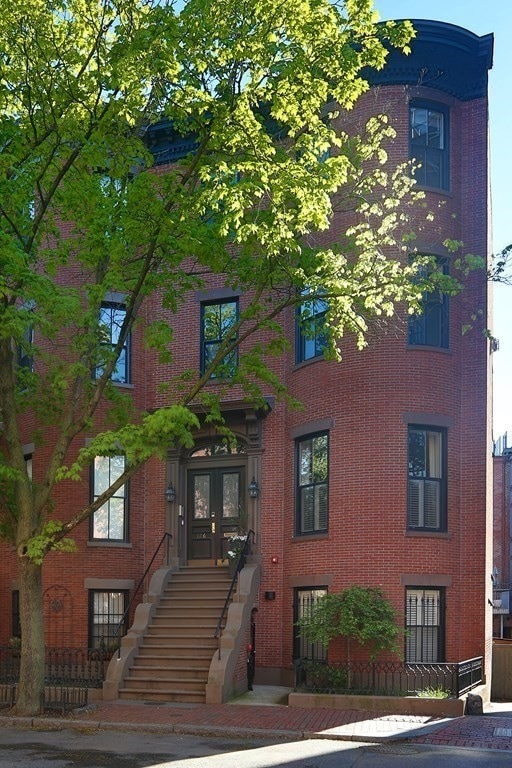 126 Pembroke St unit 2, Boston, MA 02118 - photo 1