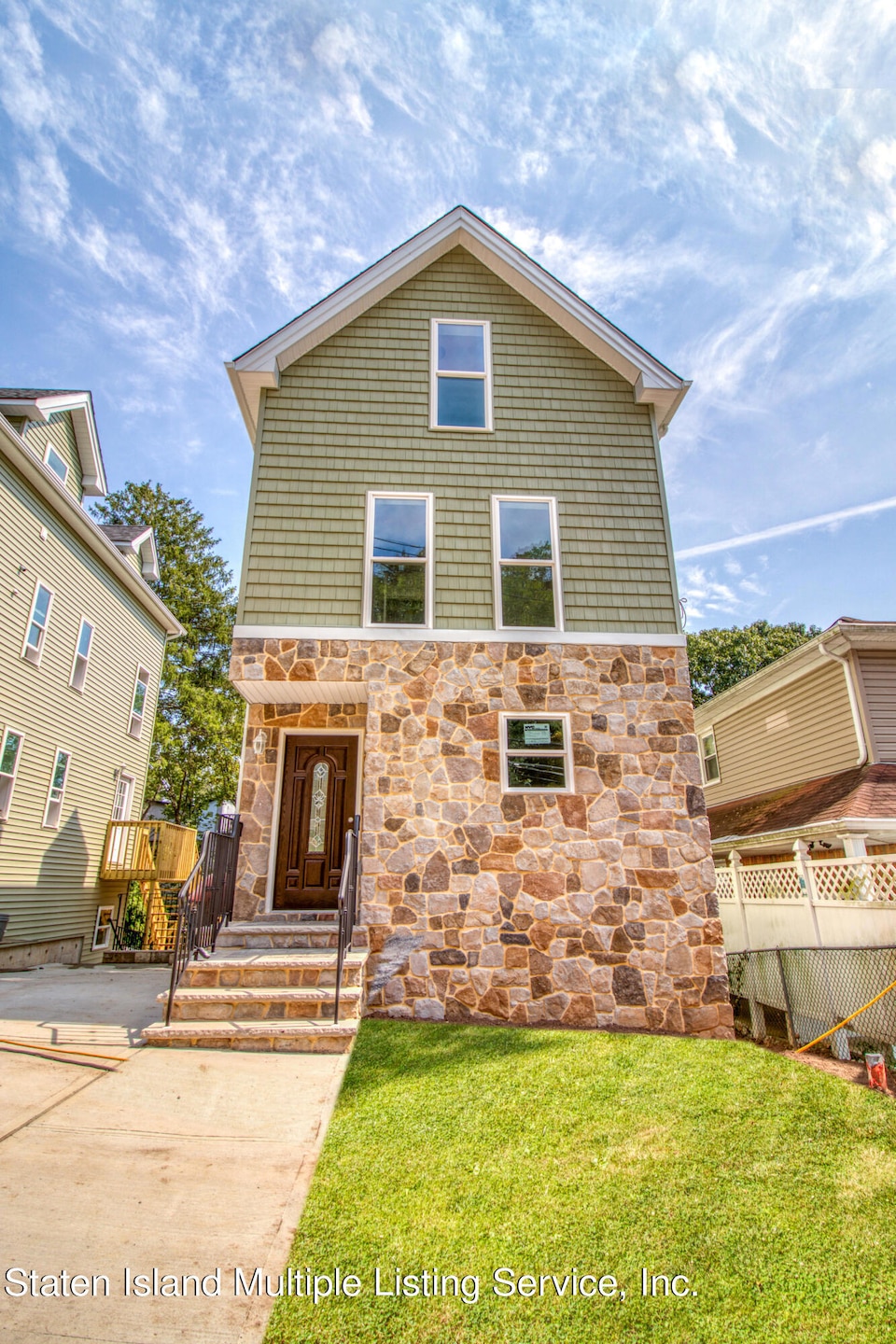 Welcome to 75 Cedar Terrace