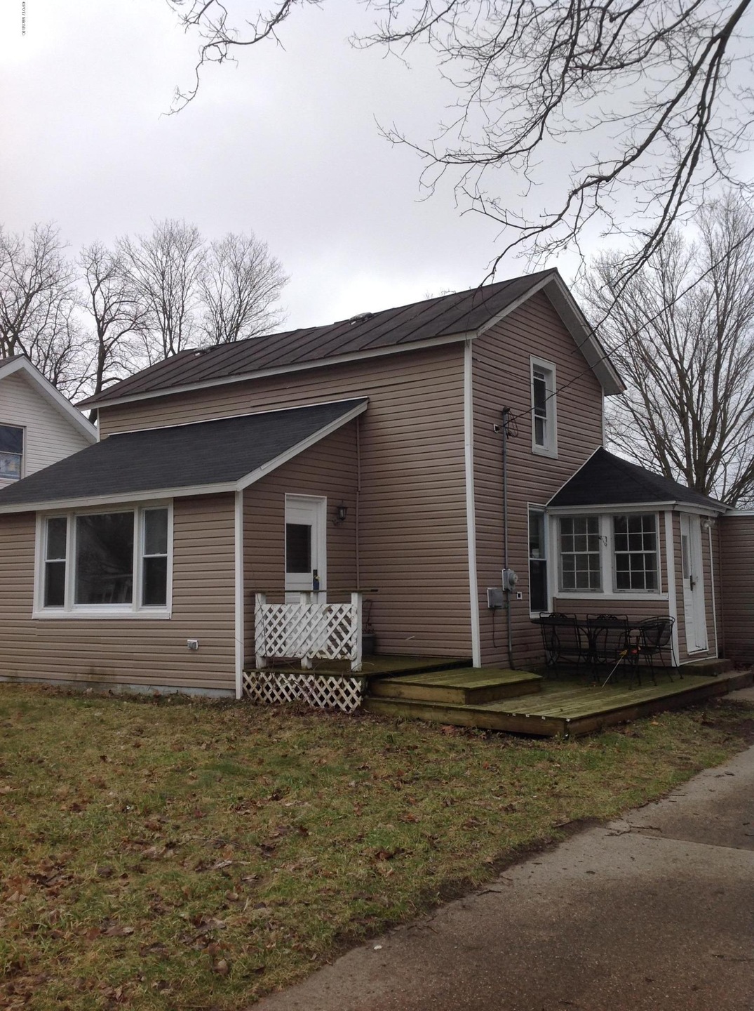 130 E Sycamore-Front exterior with deck