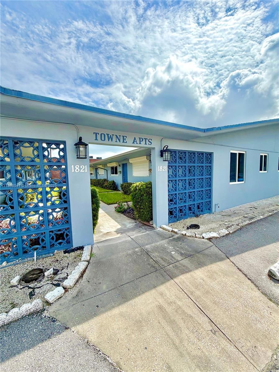 1821 N 17th Ct unit 27, Hollywood, FL 33020 - photo 1