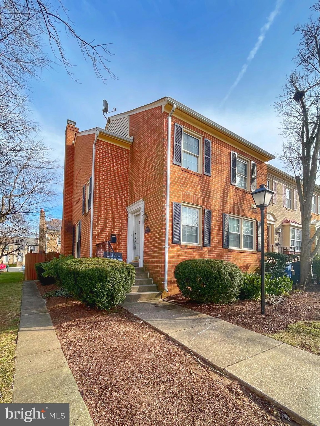 10266 Arizona Cir, Bethesda, MD 20817 - photo 1