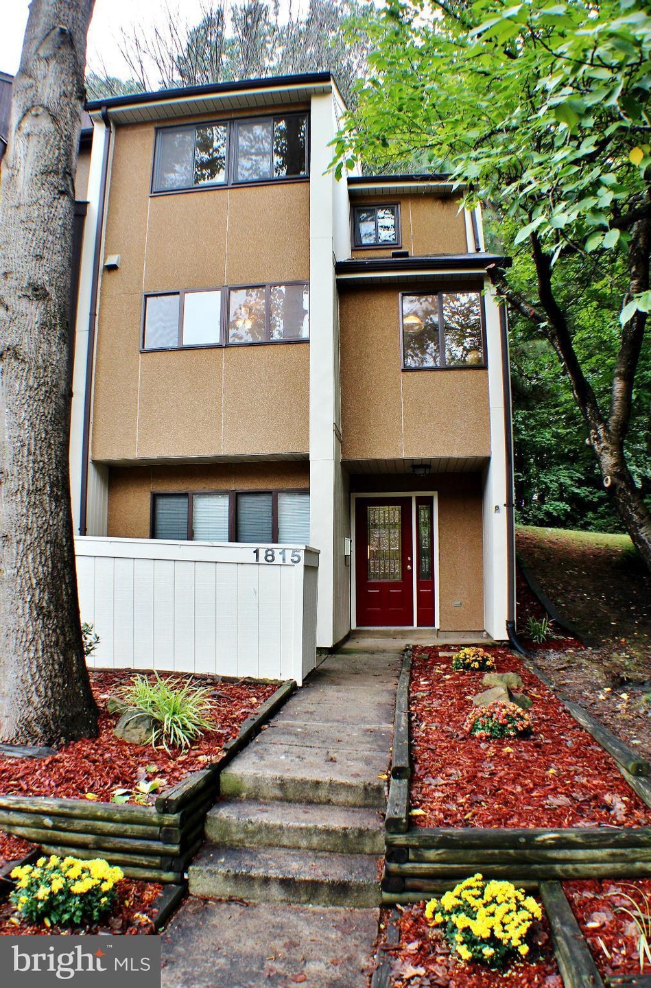 1815 Old Post Terrace, Woodbridge, VA 22191 - photo 1