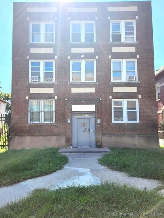 911 Asylum Ave unit B5, Hartford, CT 06105 - photo 1