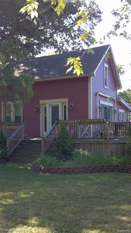8919 Bellevue-front.jpg