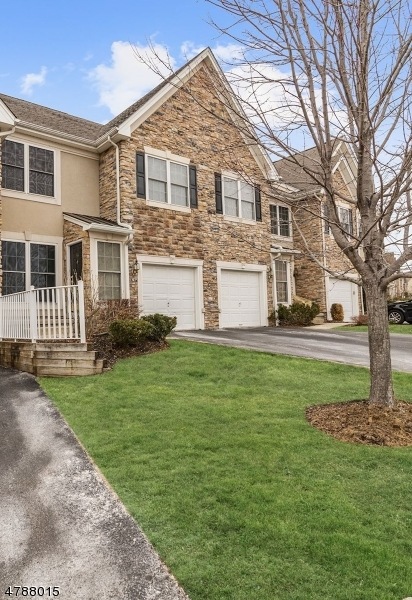 54 Spruce Ln, North Haledon, NJ 07508 - photo 1