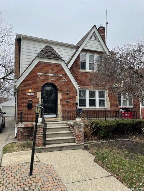 1740 Anita Ave, Grosse Pointe Woods, MI 48236 - photo 1