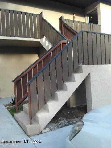 escalera de entrada