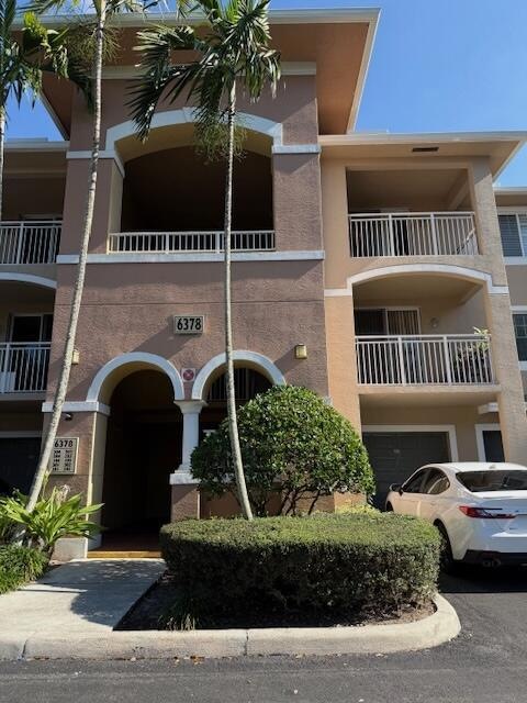 6378 Emerald Dunes Dr unit 203, West Palm Beach, FL 33411 - photo 1