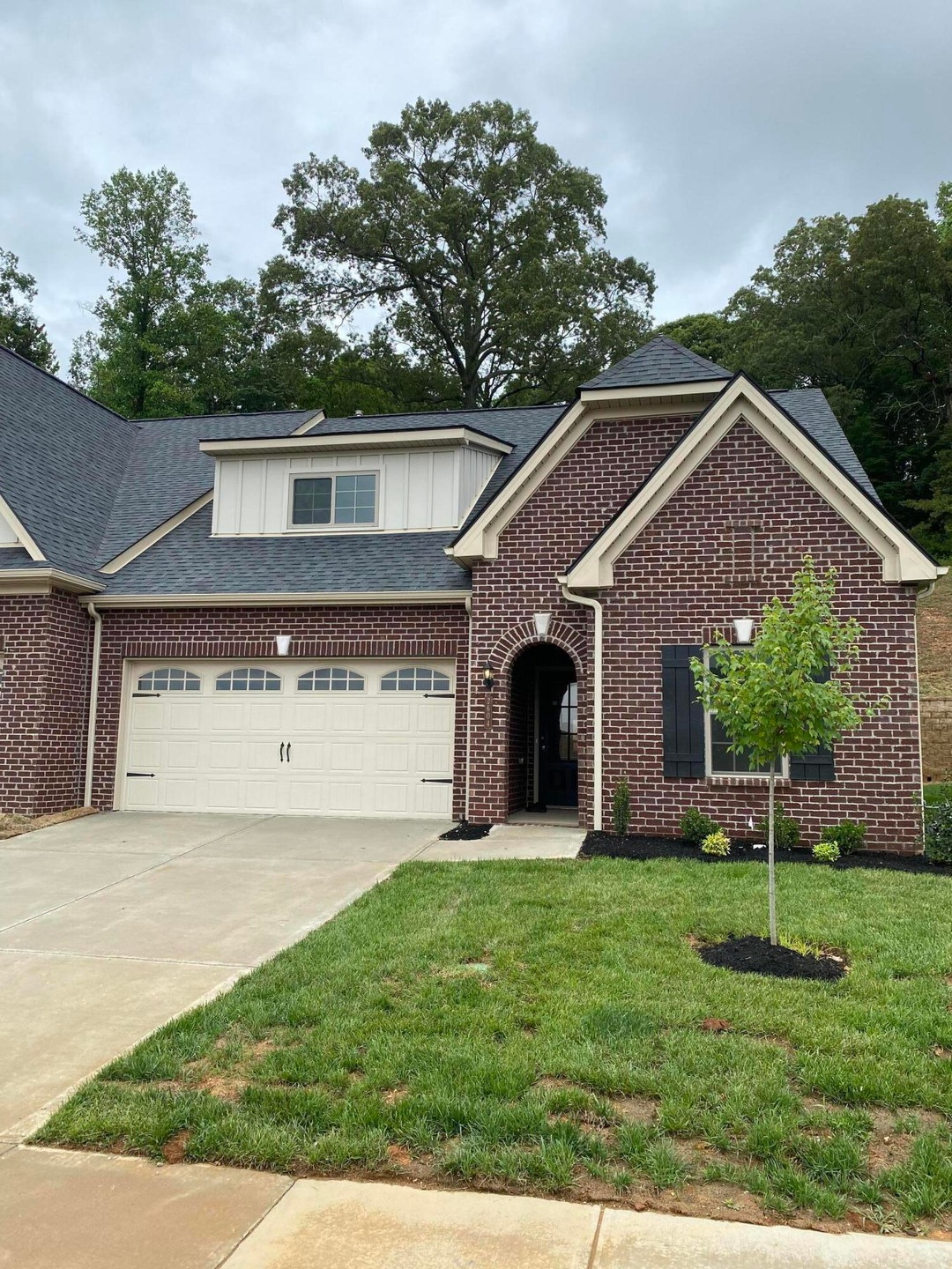 FE0BB4BD-5979-4DCA-98C3-C0B27521FA54